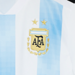 Wie viele WM Sterne hat Argentinien beim Fußball auf dem Trikot?